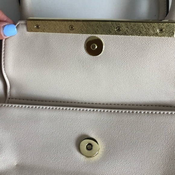 Ann Klein Satchel cream purse - Picture 3 of 10